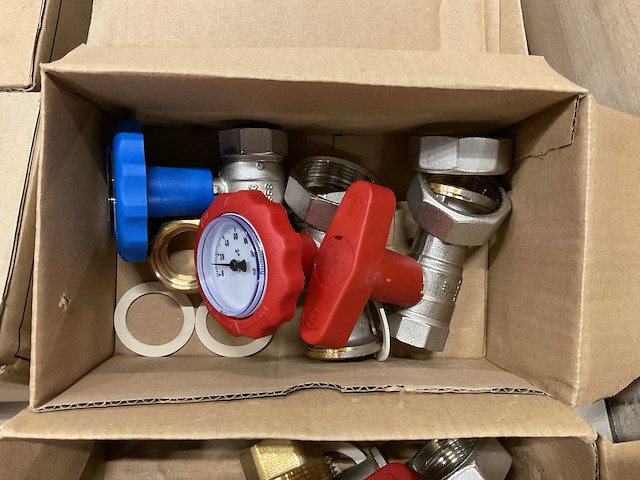 Oeg partij pompgroep armaturen - afbeelding 2 van  7