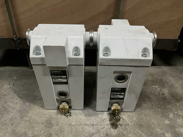 Oerlikon leybold af16-24 olie gevulde vacuümpomp 18911 uitlaatfilter (2x) - afbeelding 2 van  4
