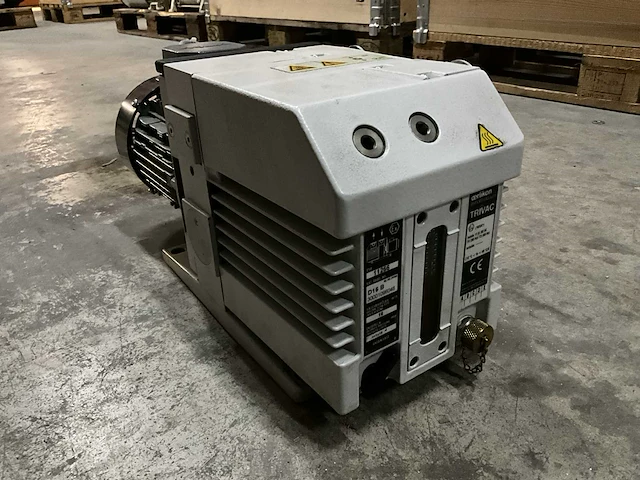 Oerlikon trivac tweetraps draaischuif 11266 vacuümpomp - afbeelding 1 van  5