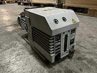 Oerlikon trivac tweetraps draaischuif 11266 vacuümpomp - afbeelding 1 van  5