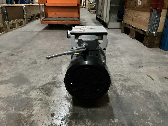 Oerlikon trivac tweetraps draaischuif 11266 vacuümpomp - afbeelding 4 van  5