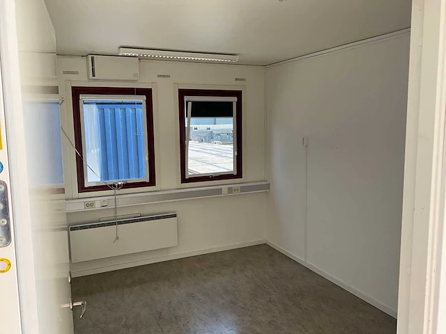 Office cabin - kantoorgebouw bestaande uit 8 units - afbeelding 18 van  114