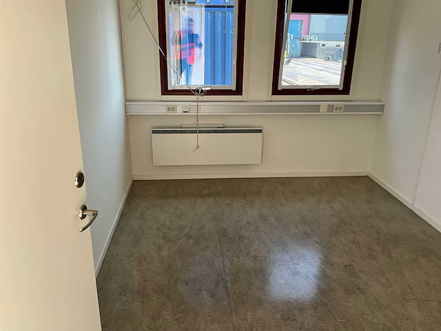 Office cabin - kantoorgebouw bestaande uit 8 units - afbeelding 19 van  114