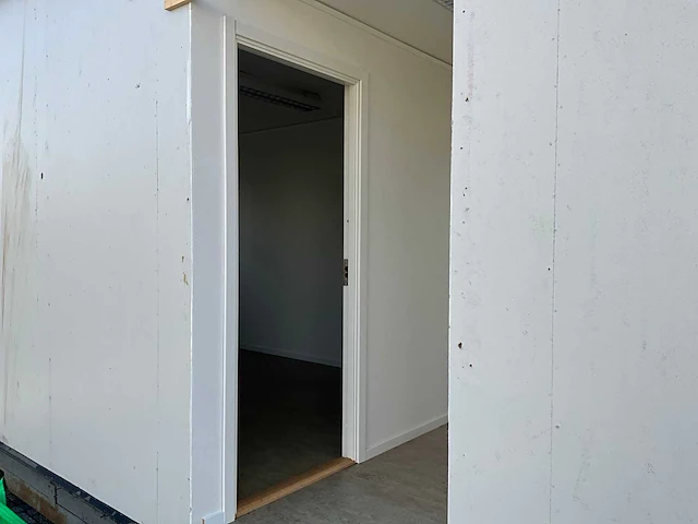 Office cabin - kantoorgebouw bestaande uit 8 units - afbeelding 24 van  114