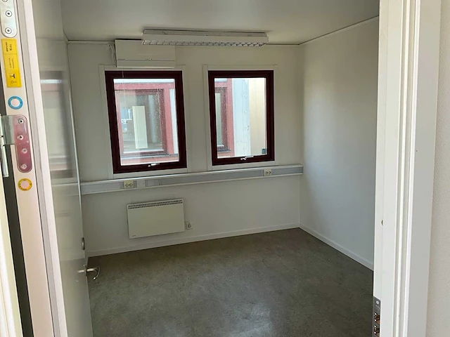 Office cabin - kantoorgebouw bestaande uit 8 units - afbeelding 27 van  114