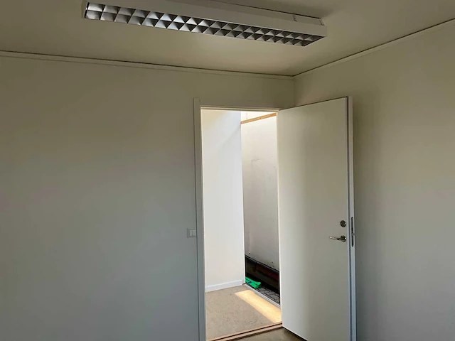 Office cabin - kantoorgebouw bestaande uit 8 units - afbeelding 31 van  114