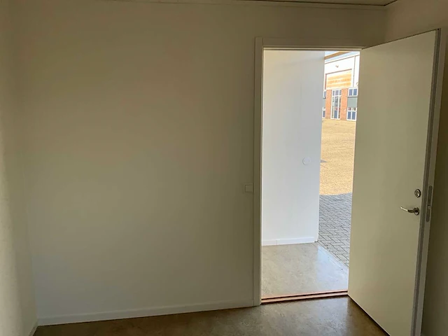 Office cabin - kantoorgebouw bestaande uit 8 units - afbeelding 35 van  114