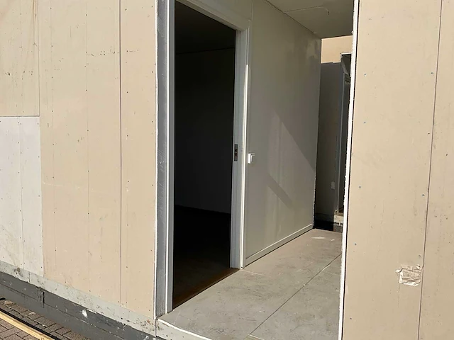 Office cabin - kantoorgebouw bestaande uit 8 units - afbeelding 40 van  114