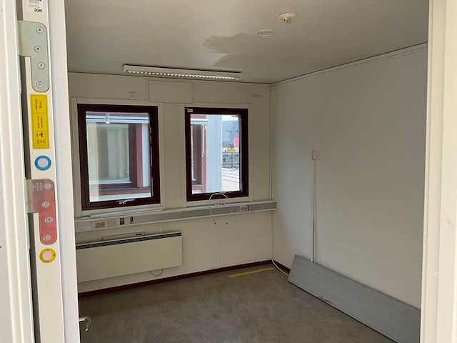 Office cabin - kantoorgebouw bestaande uit 8 units - afbeelding 46 van  114