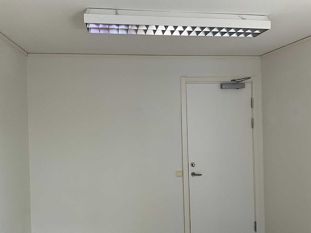 Office cabin - kantoorgebouw bestaande uit 8 units - afbeelding 24 van  143