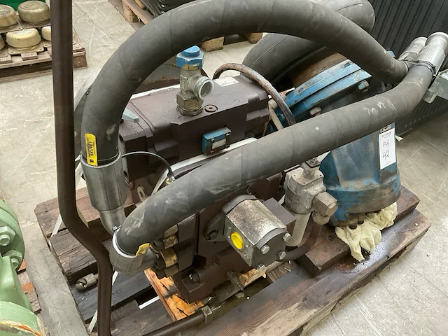 Oilwell b-338 hydraulisch aangedreven waterpomp met toebehoren - afbeelding 21 van  33