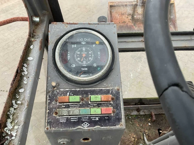 O&k mh3 mobiele graafmachine - afbeelding 12 van  12