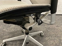 Okamura baron - ergonomische bureaustoel - armpad defect - afbeelding 10 van  11