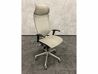 Okamura baron - ergonomische bureaustoel - armpad defect - afbeelding 2 van  11