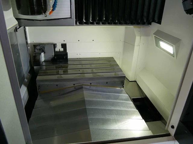 Okuma - mp-46v - 3-axis machining center - 2022 - afbeelding 35 van  38