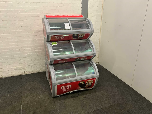 Ola ijsvitrine - afbeelding 1 van  10