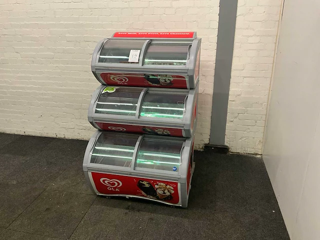 Ola ijsvitrine - afbeelding 3 van  10