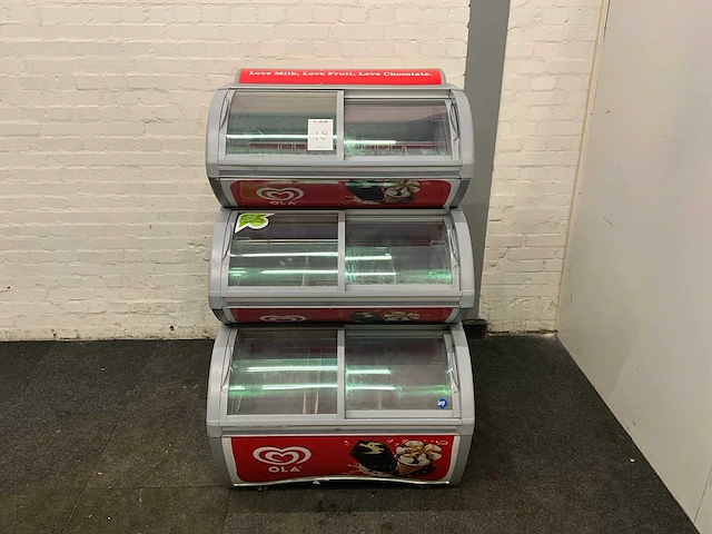 Ola ijsvitrine - afbeelding 4 van  10