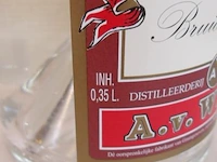 Old hollandsche likeur a.v. wees - 0,35 liter - winkelverkoopprijs € 19.95 - afbeelding 3 van  3