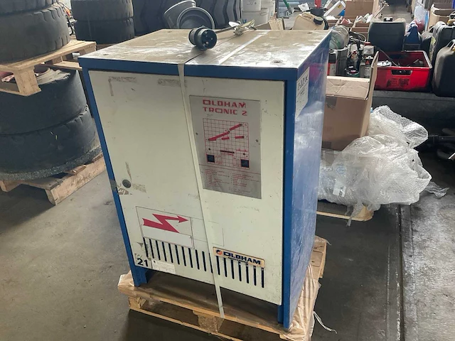 Oldham tronic 2 acculader - afbeelding 1 van  5
