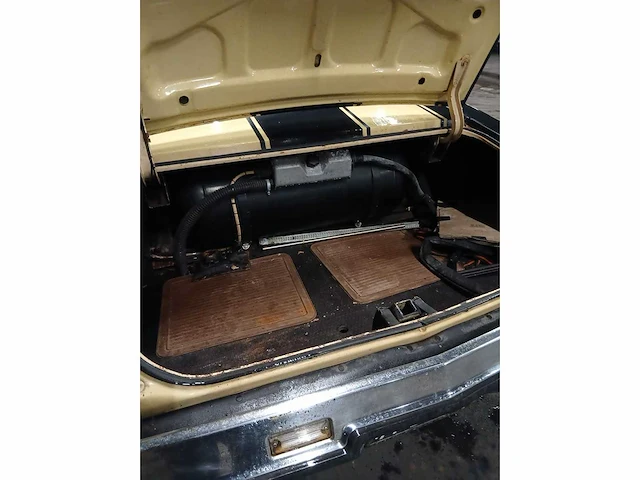 Oldsmobile - 1973 - cutlass - 5.7 af 37 - personenauto - afbeelding 9 van  10