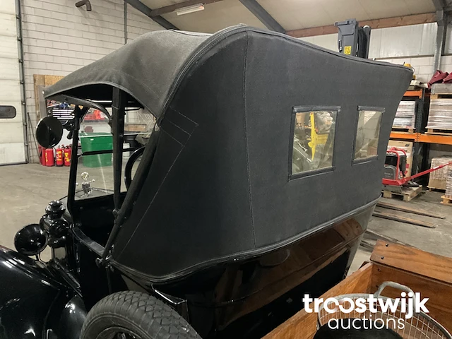 Oldtimer auto “101 jaar” - afbeelding 14 van  40