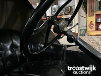 Oldtimer auto “101 jaar” - afbeelding 18 van  40