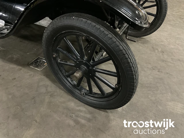 Oldtimer auto “101 jaar” - afbeelding 21 van  40