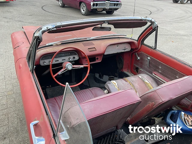 Oldtimer auto - afbeelding 2 van  26