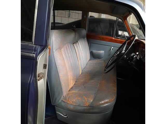 Oldtimer bentley, s-type, zwart, bouwjaar 1957 - afbeelding 16 van  35