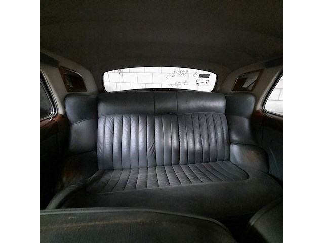 Oldtimer bentley, s-type, zwart, bouwjaar 1957 - afbeelding 21 van  35