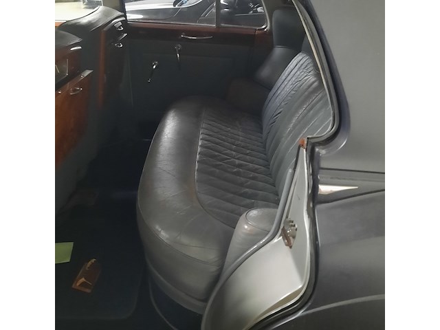 Oldtimer bentley, s-type, zwart, bouwjaar 1957 - afbeelding 24 van  35