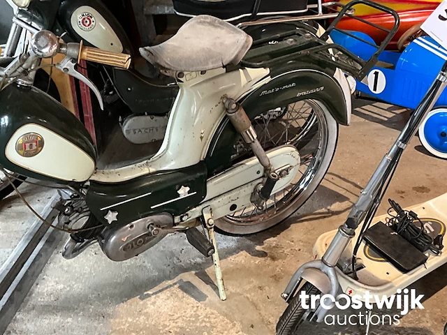 Oldtimer brommer - afbeelding 10 van  12