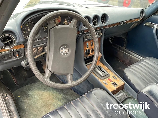 Oldtimer cabriolet - afbeelding 2 van  24