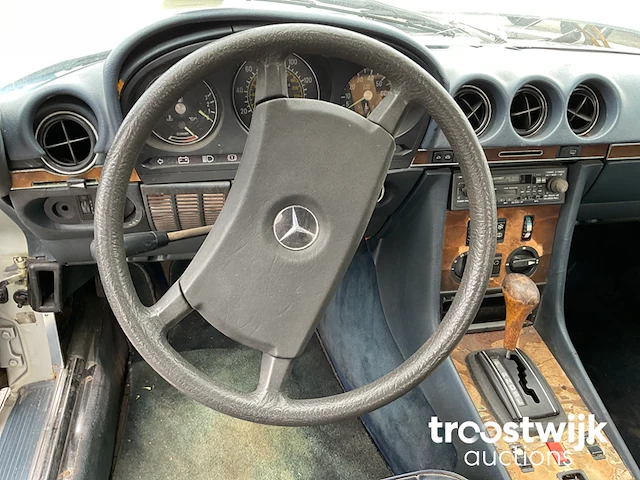 Oldtimer cabriolet - afbeelding 3 van  24