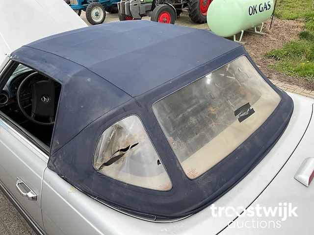 Oldtimer cabriolet - afbeelding 6 van  24