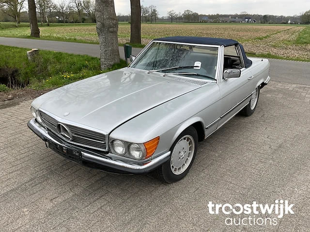 Oldtimer cabriolet - afbeelding 1 van  24