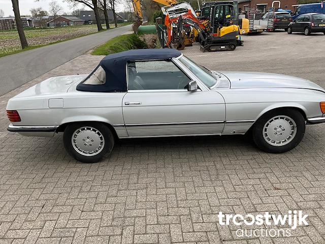 Oldtimer cabriolet - afbeelding 19 van  24