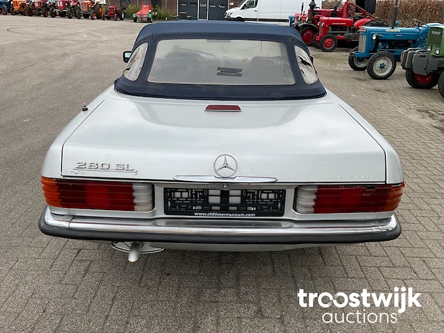 Oldtimer cabriolet - afbeelding 21 van  24