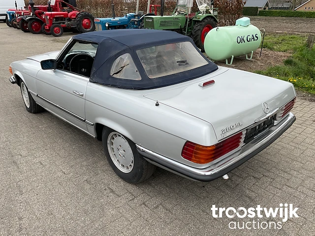 Oldtimer cabriolet - afbeelding 22 van  24