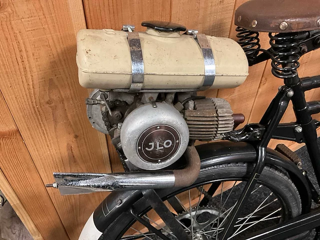 Oldtimer fiets met jlo-hulpmotor - afbeelding 4 van  7
