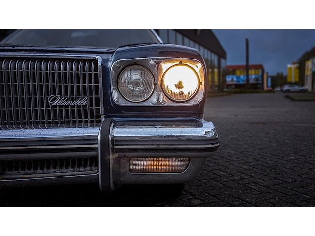 Oldtimer personenauto, oldsmobile, delta 88 royale, 1974 - afbeelding 4 van  41