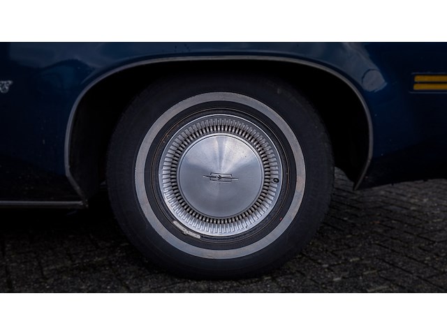 Oldtimer personenauto, oldsmobile, delta 88 royale, 1974 - afbeelding 8 van  41