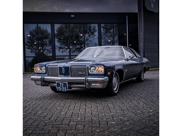 Oldtimer personenauto, oldsmobile, delta 88 royale, 1974 - afbeelding 1 van  41