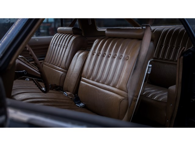 Oldtimer personenauto, oldsmobile, delta 88 royale, 1974 - afbeelding 13 van  41