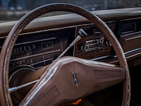 Oldtimer personenauto, oldsmobile, delta 88 royale, 1974 - afbeelding 14 van  41