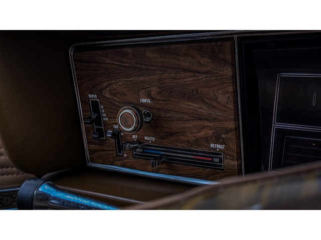 Oldtimer personenauto, oldsmobile, delta 88 royale, 1974 - afbeelding 15 van  41