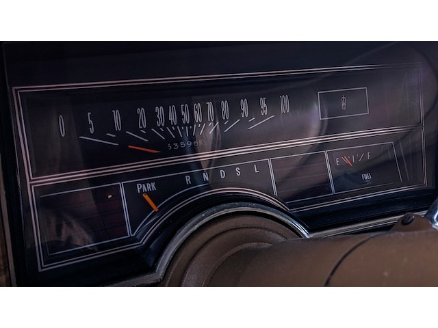 Oldtimer personenauto, oldsmobile, delta 88 royale, 1974 - afbeelding 16 van  41