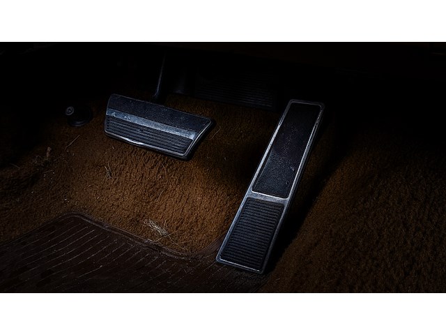 Oldtimer personenauto, oldsmobile, delta 88 royale, 1974 - afbeelding 19 van  41