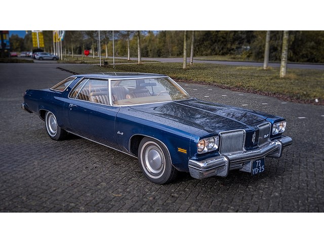 Oldtimer personenauto, oldsmobile, delta 88 royale, 1974 - afbeelding 34 van  41